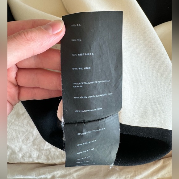 Wool knee length PRADA dress - Picture 6 of 6